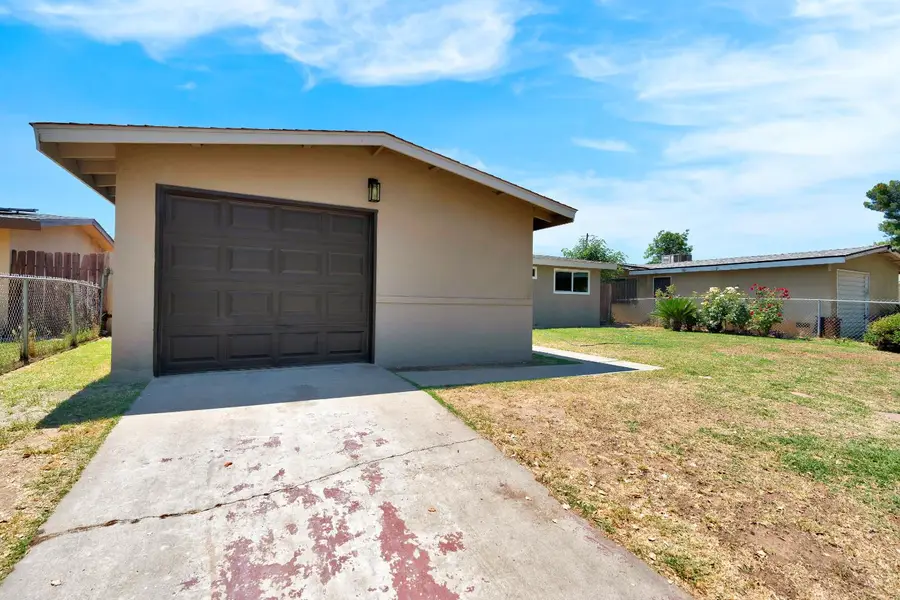 2681 S Ivy Avenue, Fresno, CA 93706 - #3