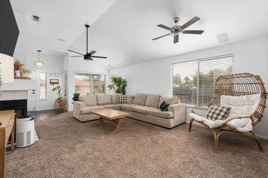 4623 W Berkeley Avenue, Fresno, CA 93722 - #2