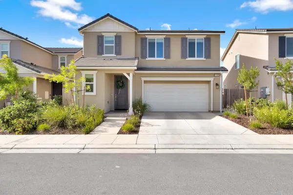 1184 Ponderosa Way W, Madera, CA 93636