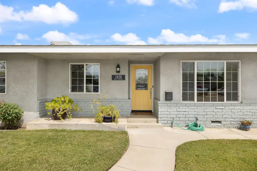1438 S Church Avenue, Reedley, CA 93654 - #3