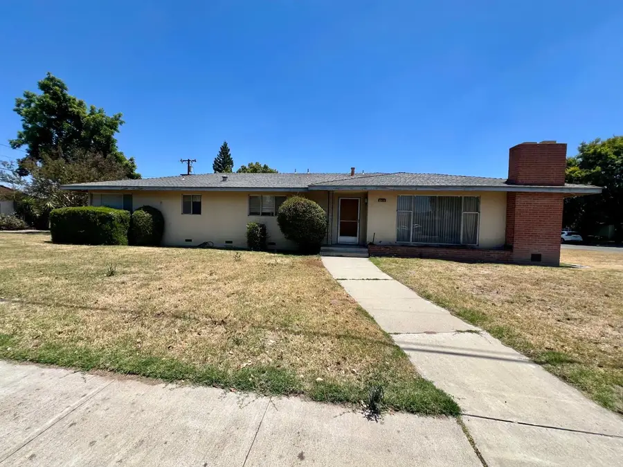 2300 14th Avenue, Kingsburg, CA 93631 - #2