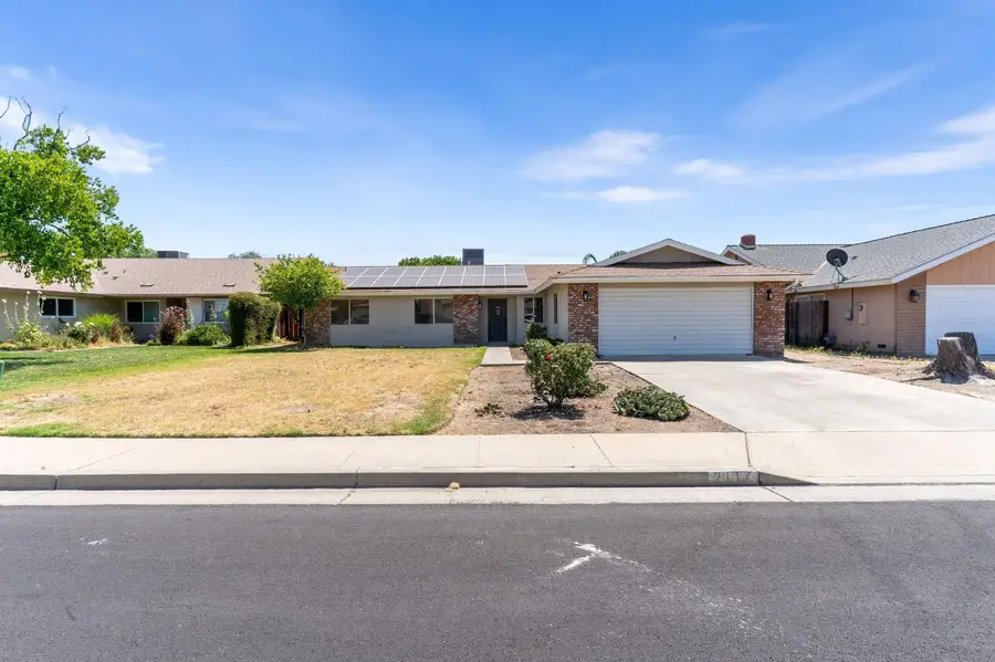 2117 Beechwood Court, Hanford, CA 93230 - #3