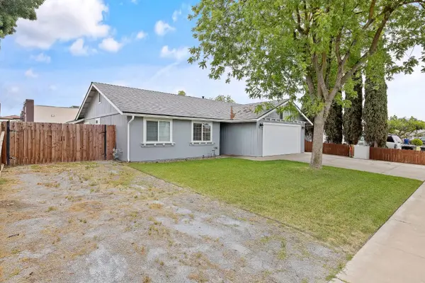 1035 Michelle Court, Hanford, CA 93230