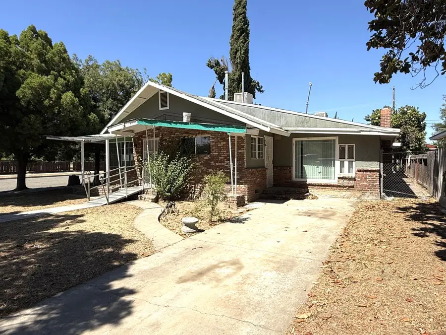 901 S C Street, Madera, CA 93638 - #2