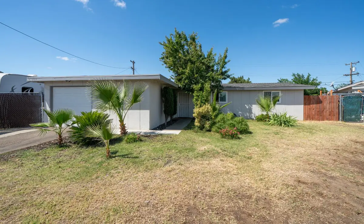 2564 Crescent Avenue, Clovis, CA 93612 - #1