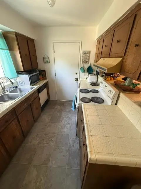 2415 Fordham Avenue, Clovis, CA 93611 - #3