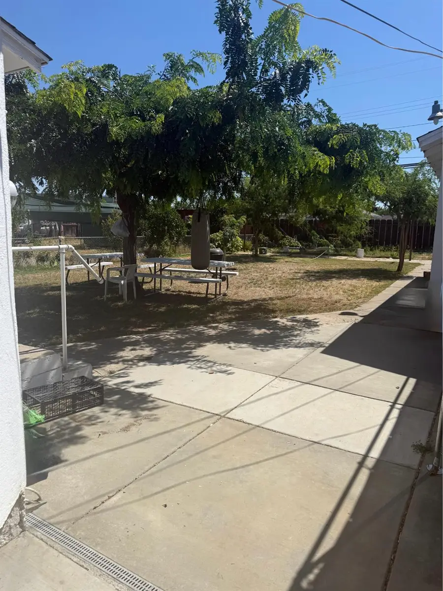 1123 N D, Madera, CA 93638 - #2