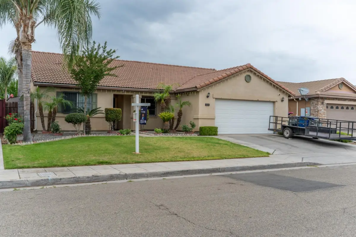3329 N Gregory Avenue, Fresno, CA 93722 - #1