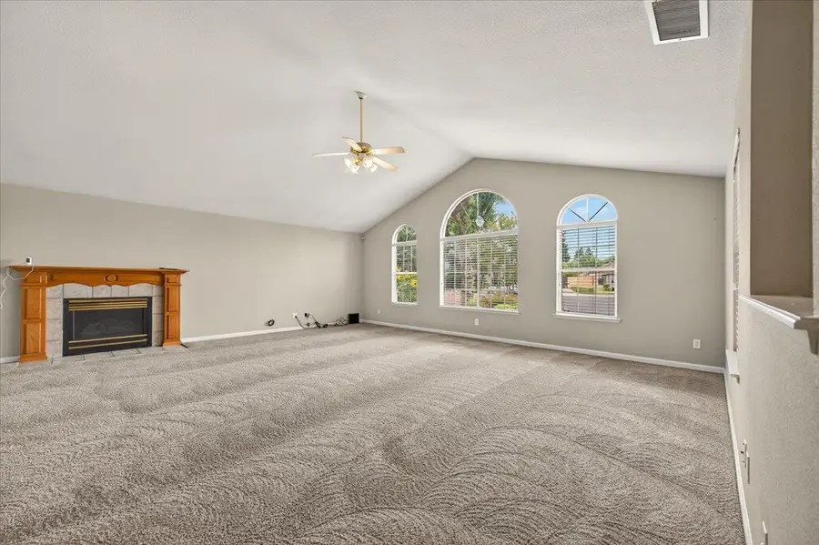 2375 Fallbrook Avenue, Clovis, CA 93611 - #3