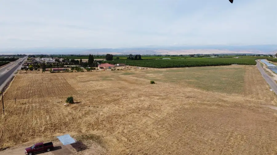 836 S Academy Avenue, Sanger, CA 93657 - #2