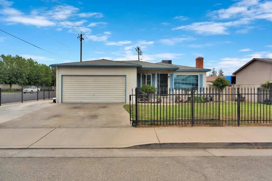 2003 Dennis Drive, Selma, CA 93662 - #2