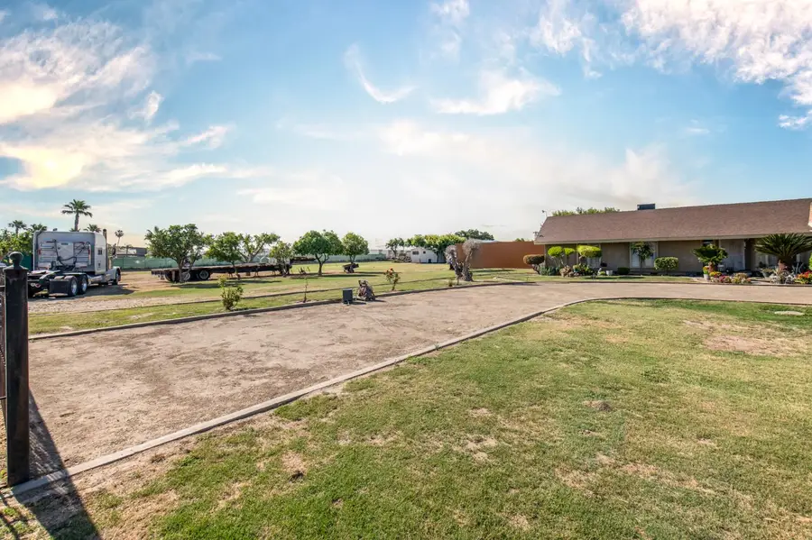 4037 E North Avenue, Fresno, CA 93725 - #2