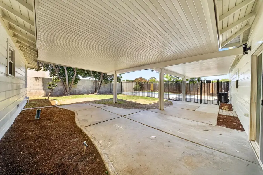 3245 E Gettysburg Avenue, Fresno, CA 93726 - #3