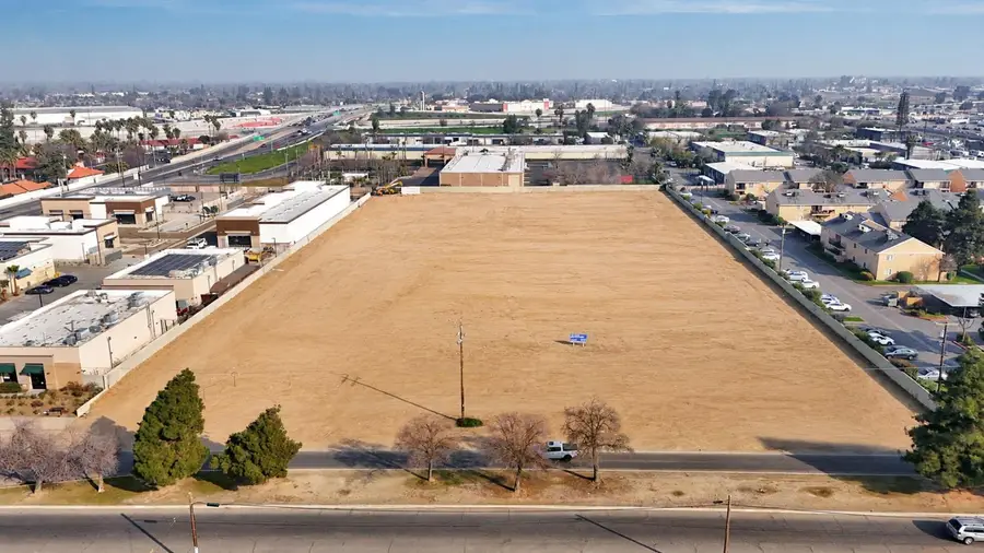 2330 N Marks Avenue, Fresno, CA 93722 - #2