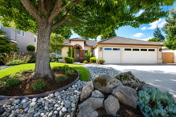 2615 E Pryor, Fresno, CA 93720