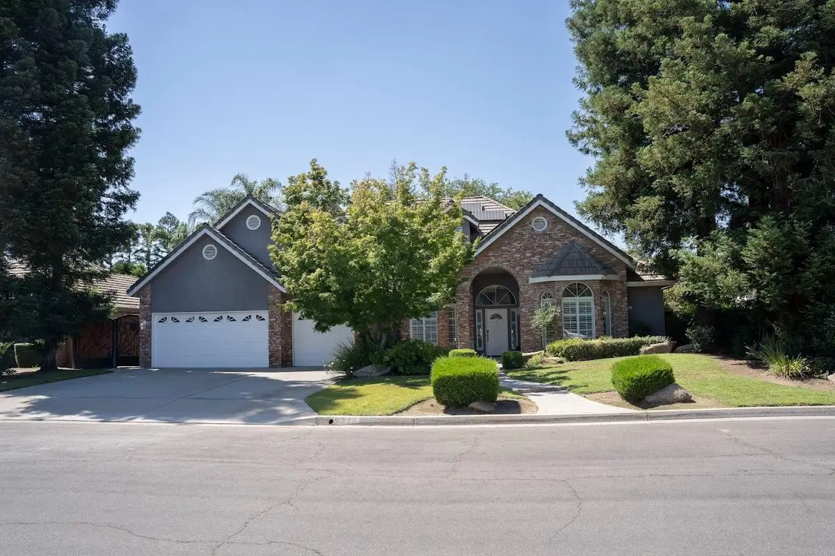 4976 W Birch Avenue, Fresno, CA 93722 - #1