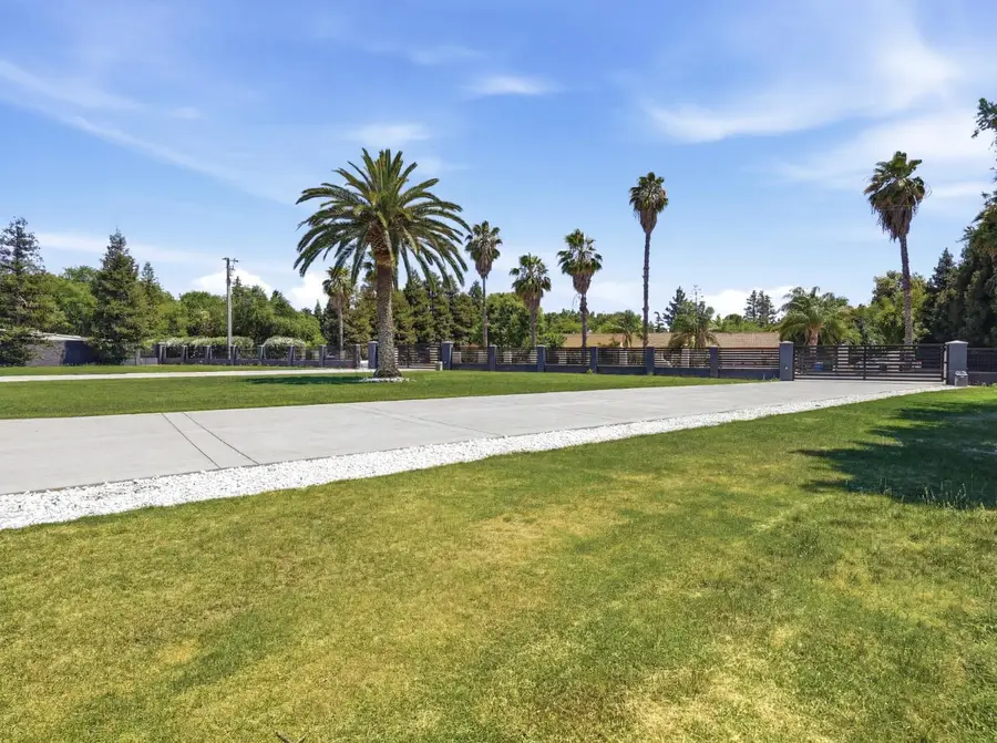 7280 W Menlo Avenue, Fresno, CA 93723 - #3