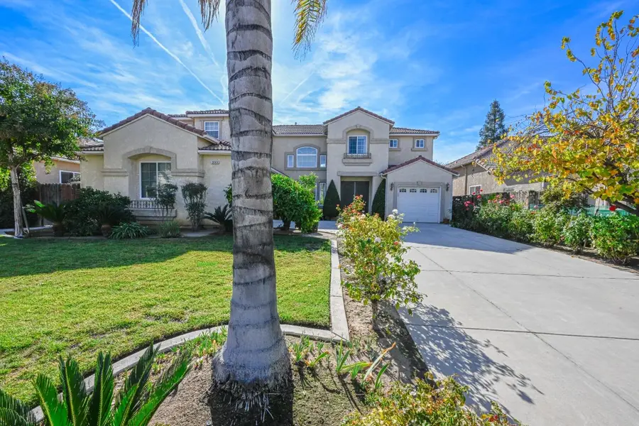 2809 E Omaha Avenue, Fresno, CA 93720 - #2