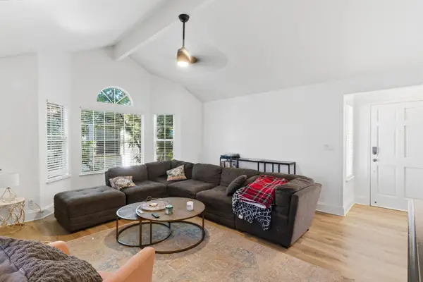 8147 N Cedar Avenue #203, Fresno, CA 93720