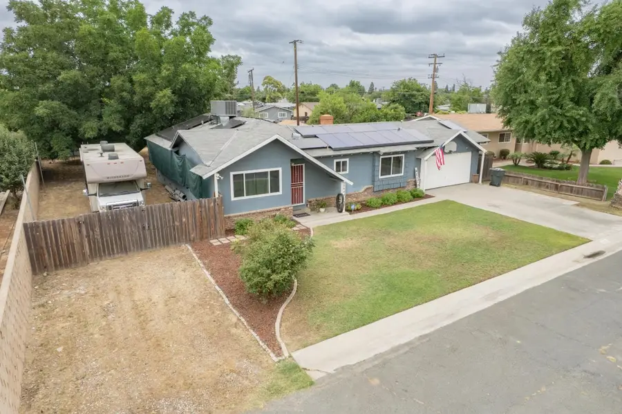 1644 W Victor Avenue, Visalia, CA 93277 - #2