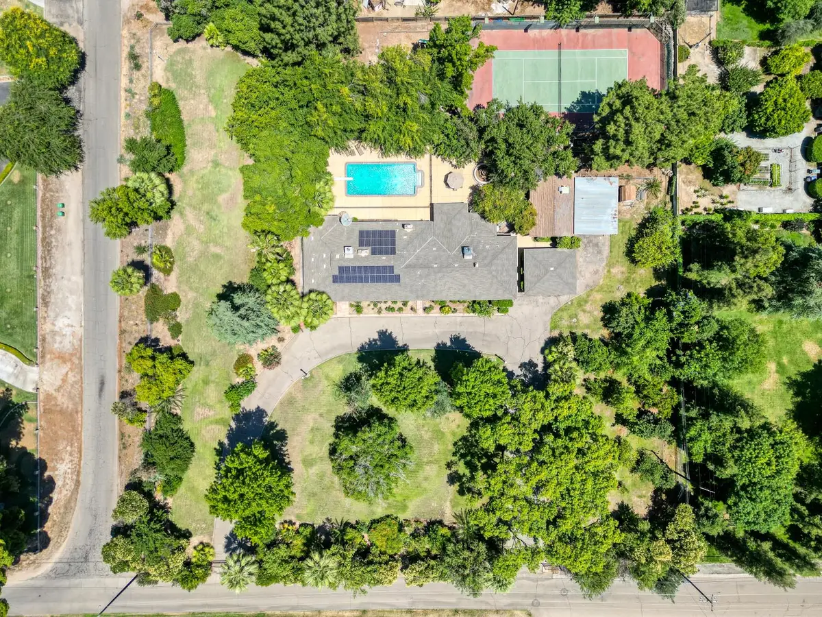 2173 S Minnewawa, Fresno, CA 93727 - #1