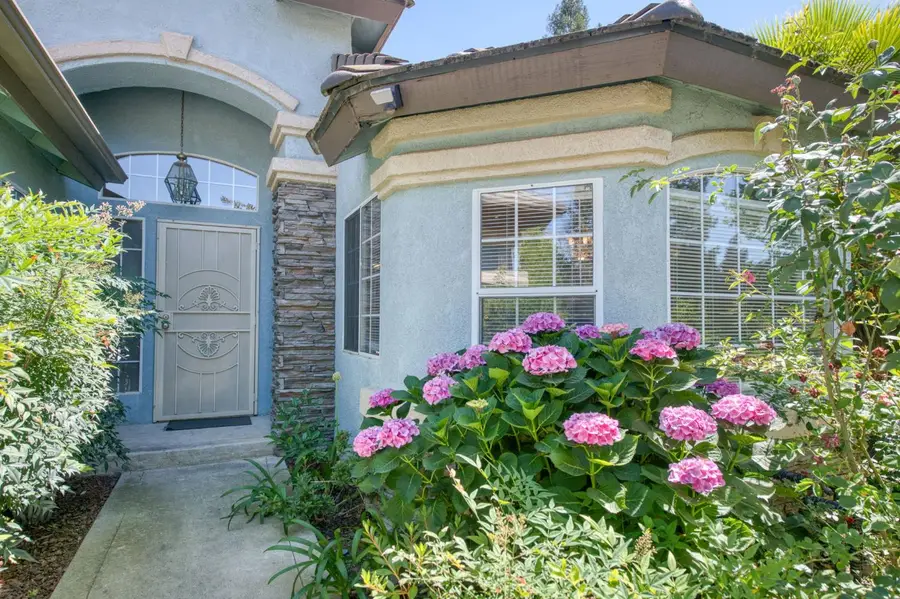 2293 E Desert Island Drive, Fresno, CA 93730 - #2