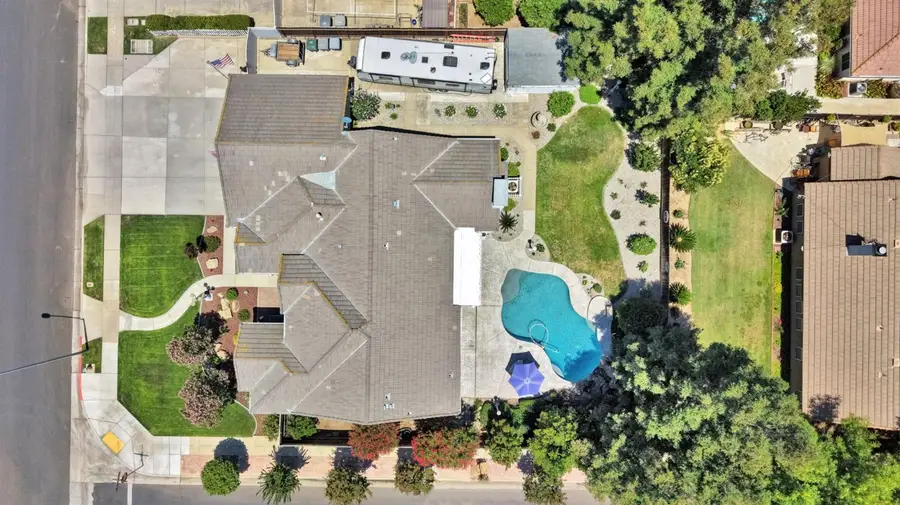 1101 N Armstrong Avenue, Clovis, CA 93611 - #2