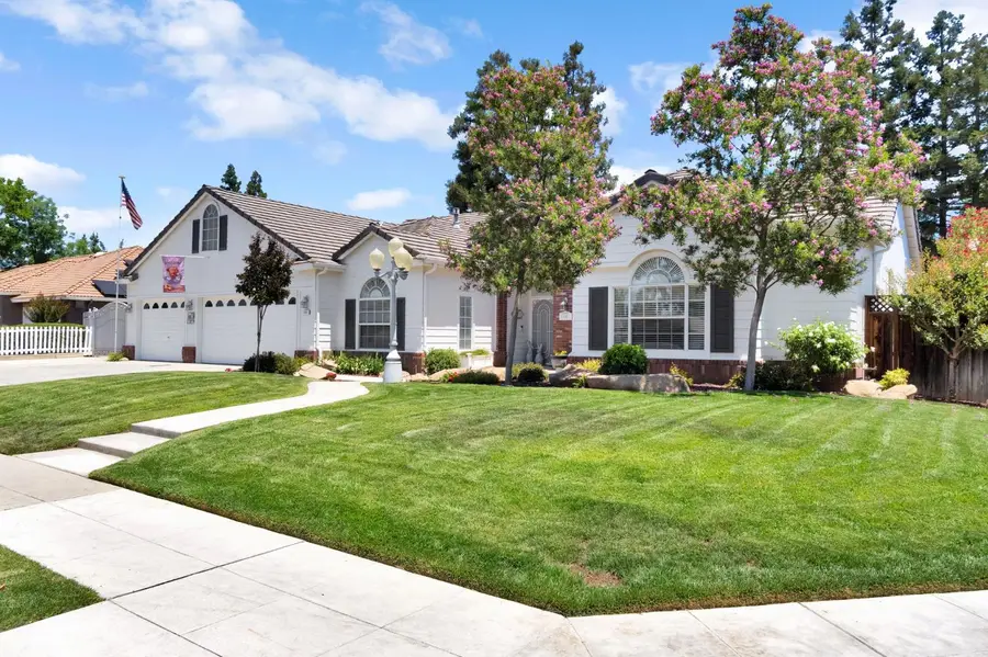 1101 N Armstrong Avenue, Clovis, CA 93611 - #3