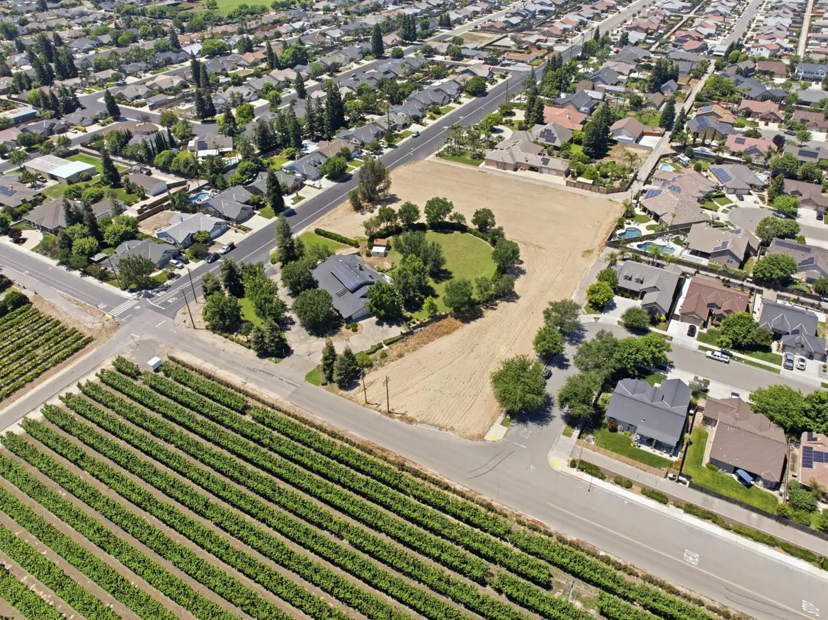 13935 S Madsen Avenue, Kingsburg, CA 93631 - #1