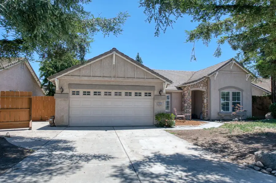 4829 W Cherry Court, Visalia, CA 93277 - #3