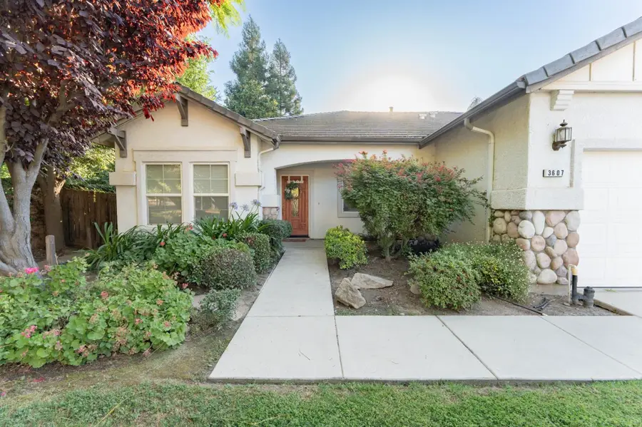 3607 N Mendonca Street, Visalia, CA 93291 - #2
