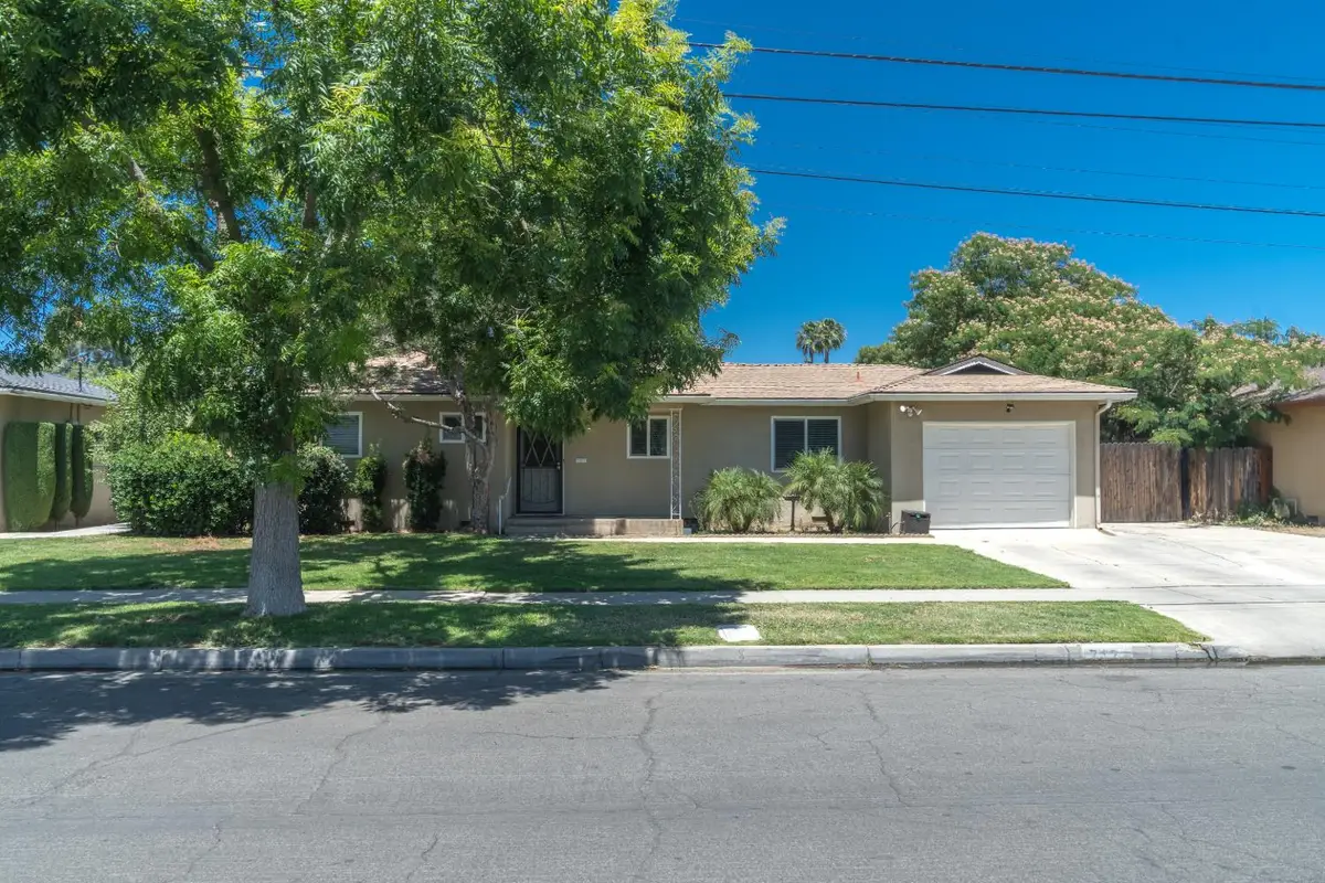 712 W Sussex Way, Fresno, CA 93705 - #1
