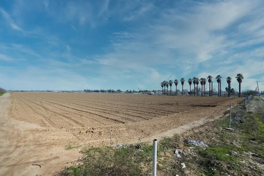 538 W North Avenue, Fresno, CA 93706 - #3