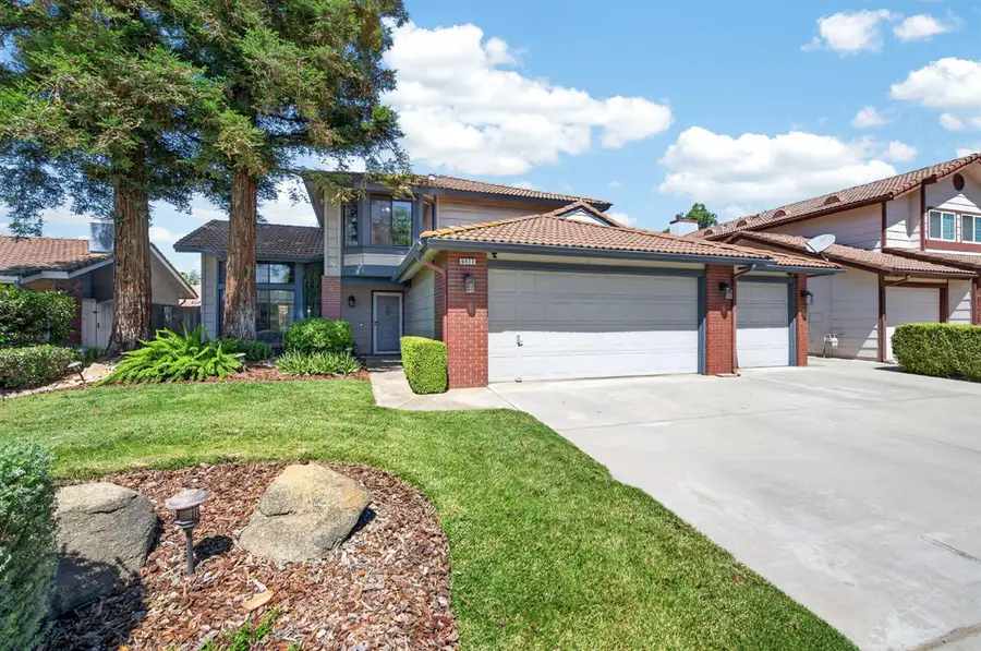 6477 N Hanover Avenue, Fresno, CA 93722 - #3