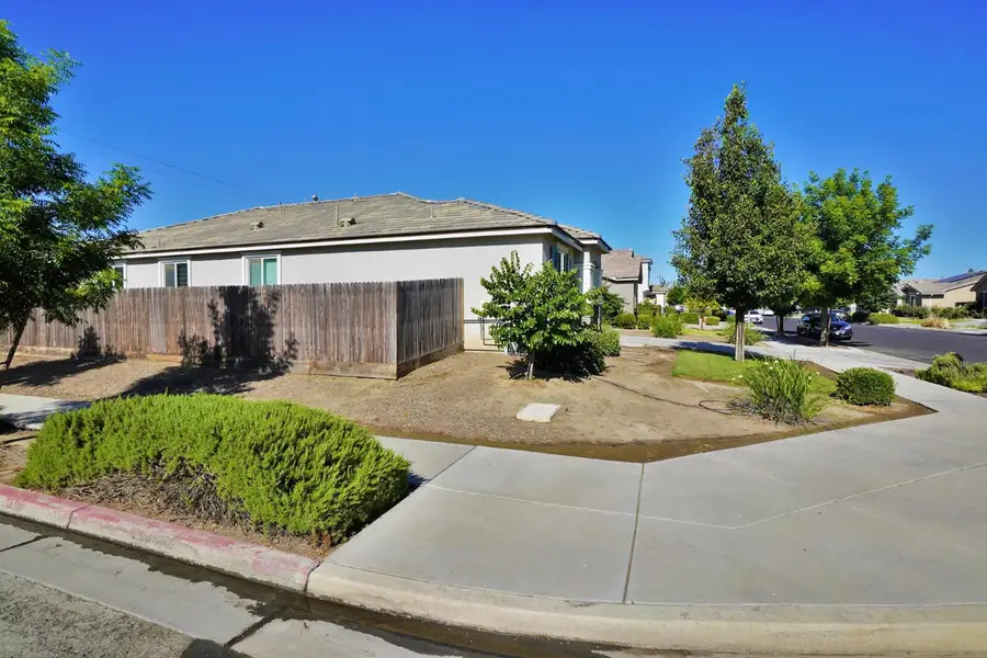 559 Ivory Street, Lemoore, CA 93245 - #3