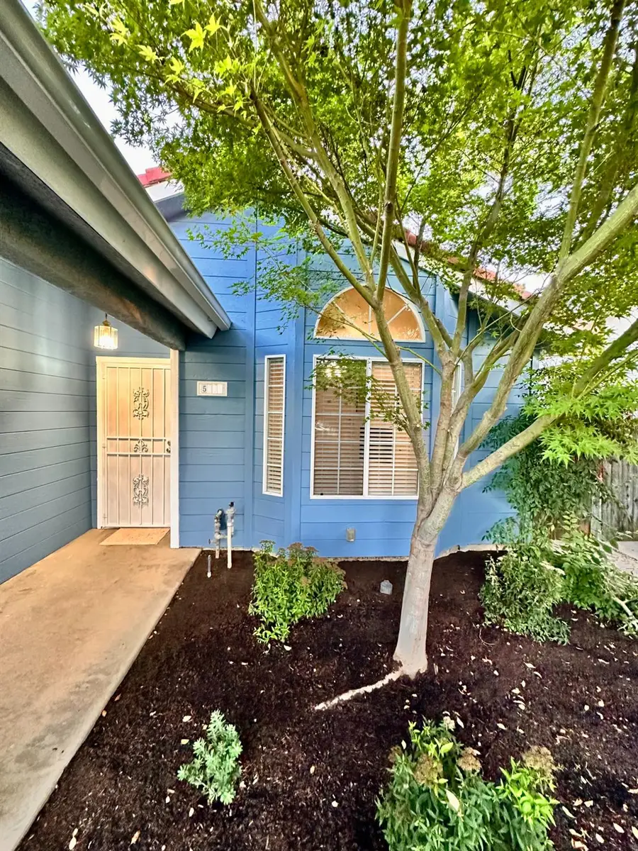 5201 W Magill Avenue, Fresno, CA 93722 - #2