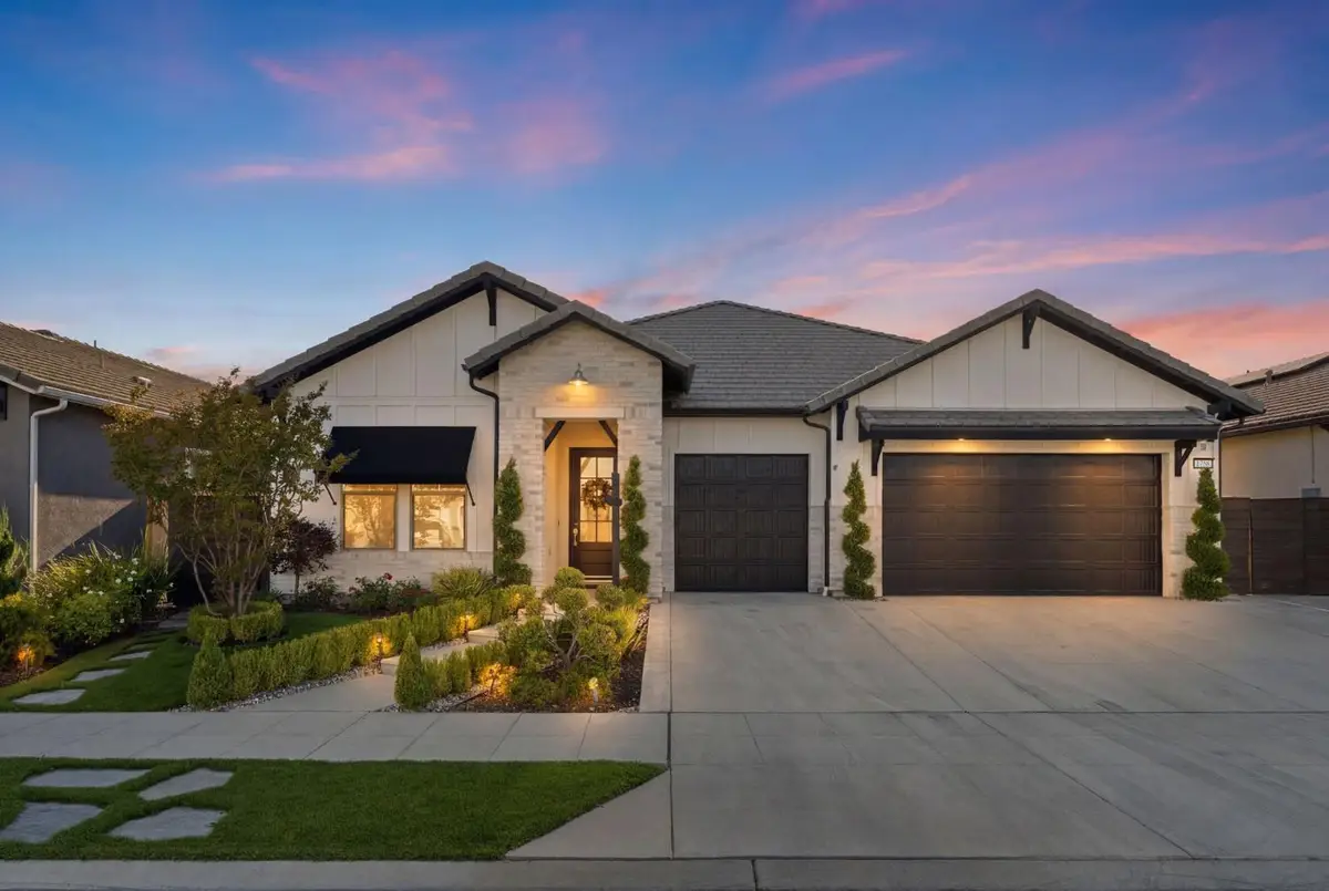 1758 N Carson Avenue, Clovis, CA 93619 - #1