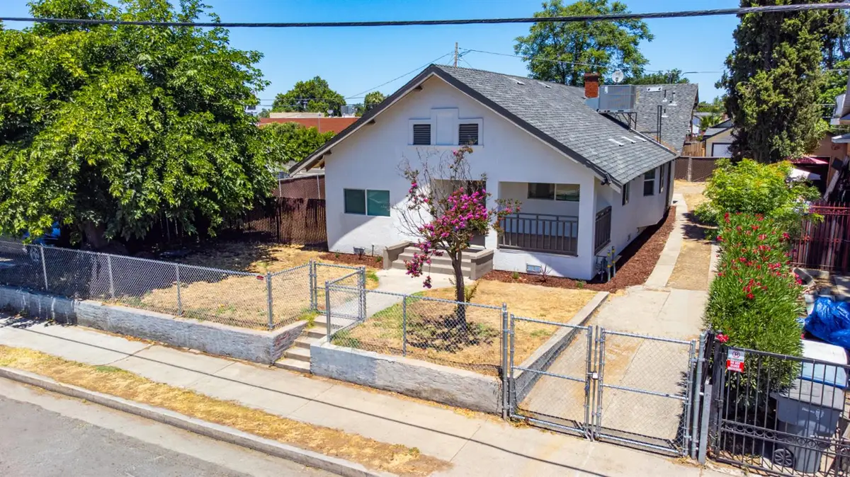 2531 E Mckenzie Avenue, Fresno, CA 93701 - #1