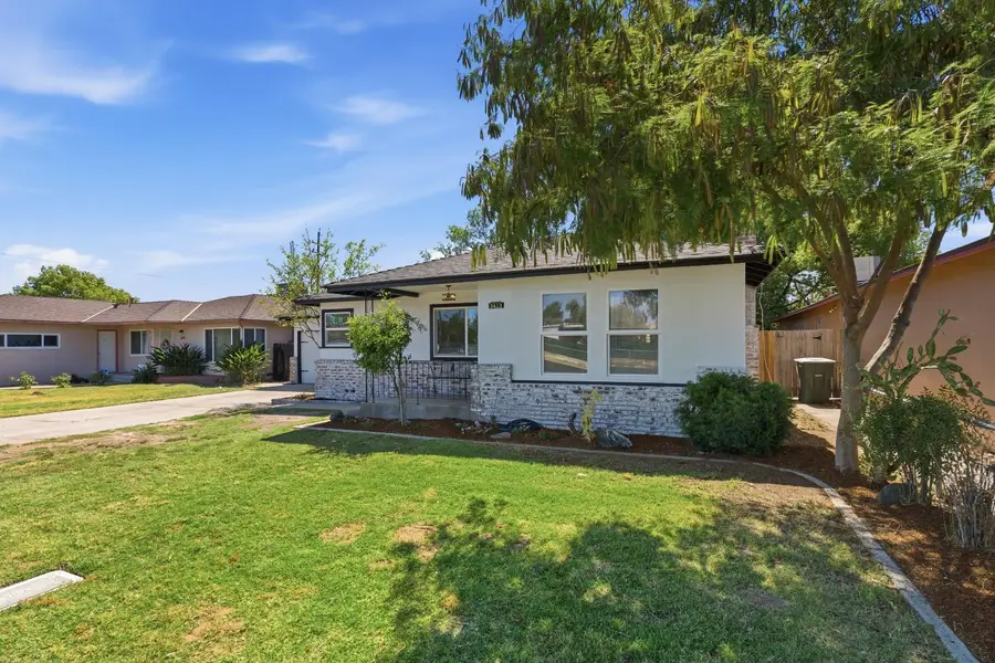 3413 N Millbrook Avenue, Fresno, CA 93726 - #3