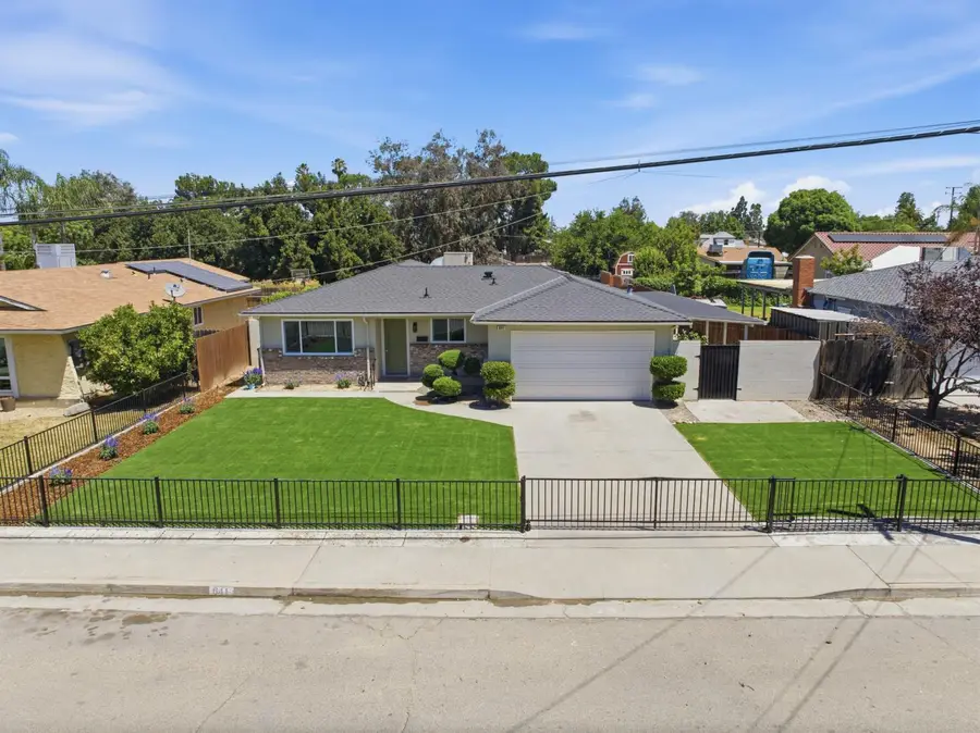 641 Kern Street, Kingsburg, CA 93631 - #2