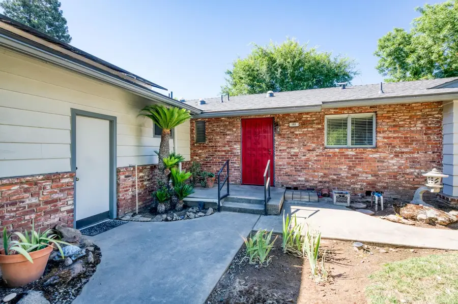 181 W Dovewood Lane, Fresno, CA 93704 - #2