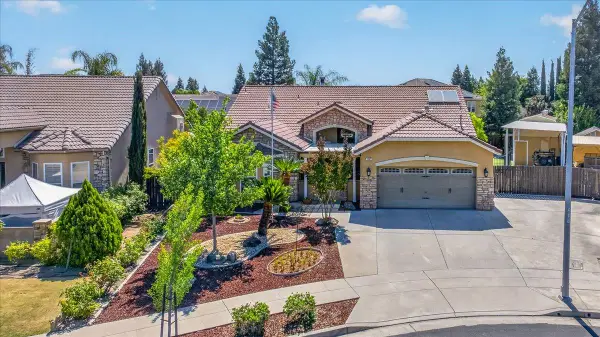 2467 Redington Avenue, Clovis, CA 93619
