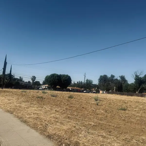 127 S Fine Avenue, Fresno, CA 93727