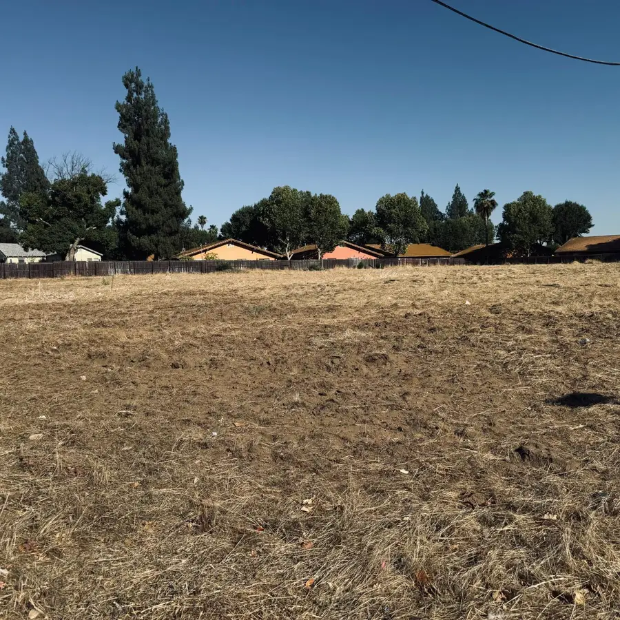 127 S Fine Avenue, Fresno, CA 93727 - #2