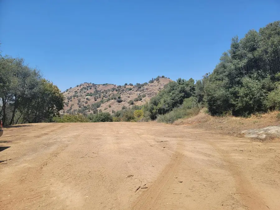 533 Mound Lane, Yokuts Valley, CA 93675 - #2