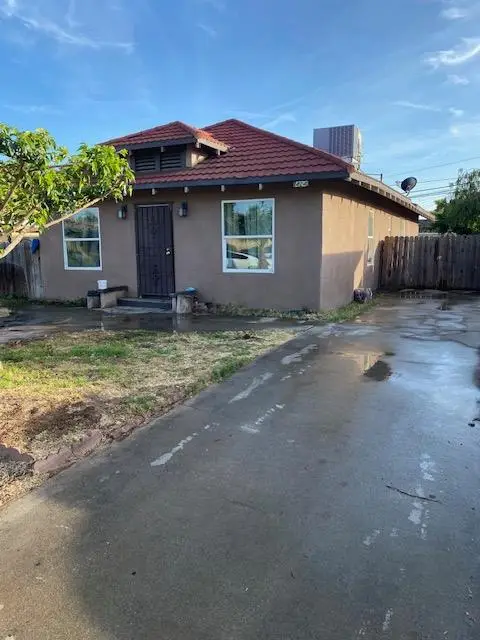 424 S A Street, Madera, CA 93638 - #2