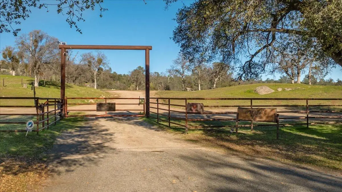 29296 Grapevine, Coarsegold, CA 93614 - #1