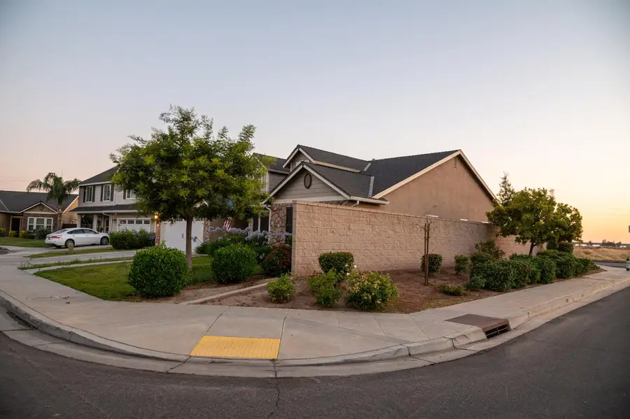 7441 N La Paz Avenue, Fresno, CA 93722 - #3