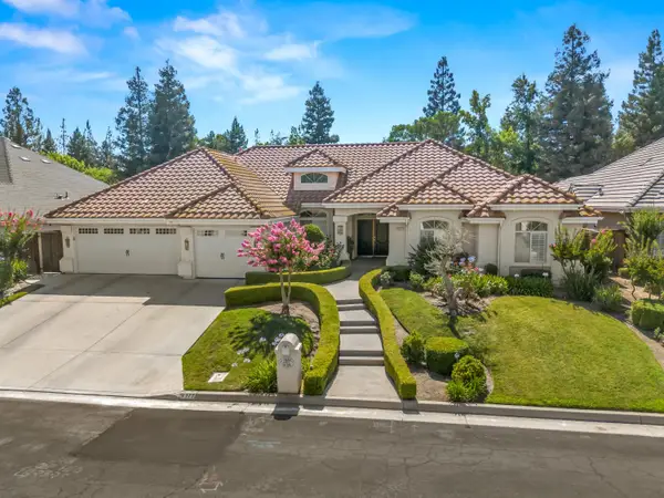 9377 N Saint Martin Drive, Fresno, CA 93720