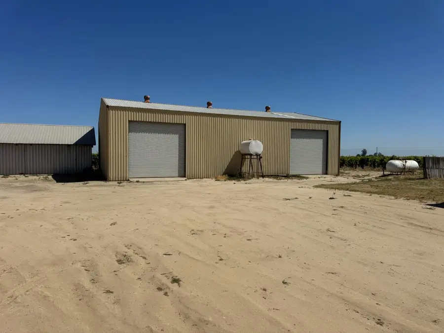 376 E Klepper, Caruthers, CA 93609 - #3
